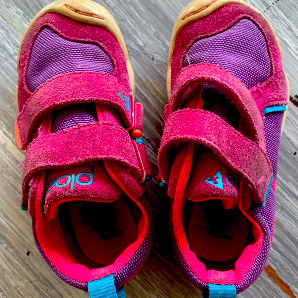 Plae shoes